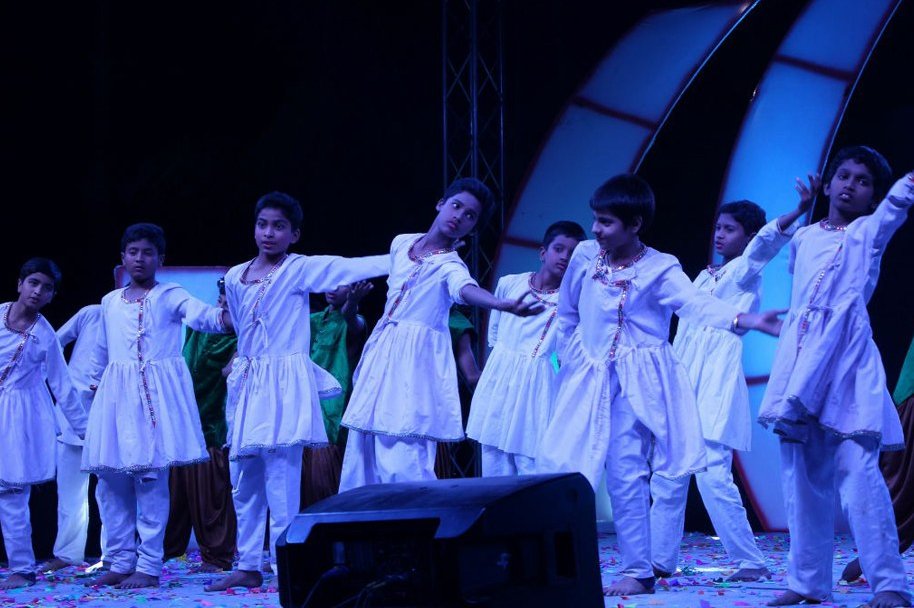 Guntur-Talkies-Movie-Team-at-TRR-School-Anniversary-Celebrations